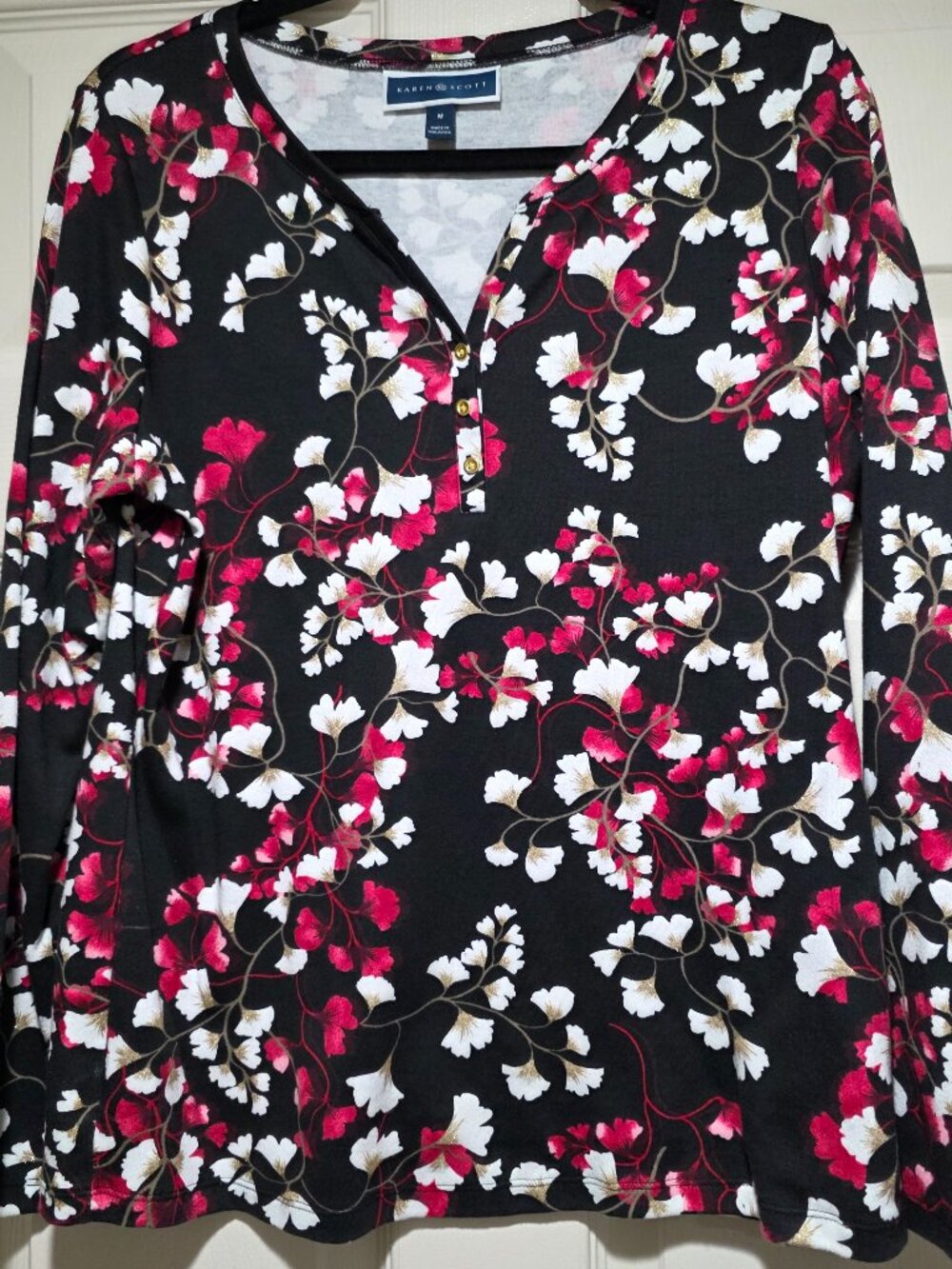 Karen Scott NWOT Black Floral Metallic Knit Henley Top Size M
